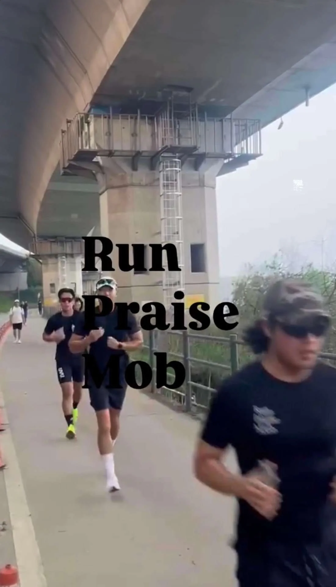 RunPraiseMob