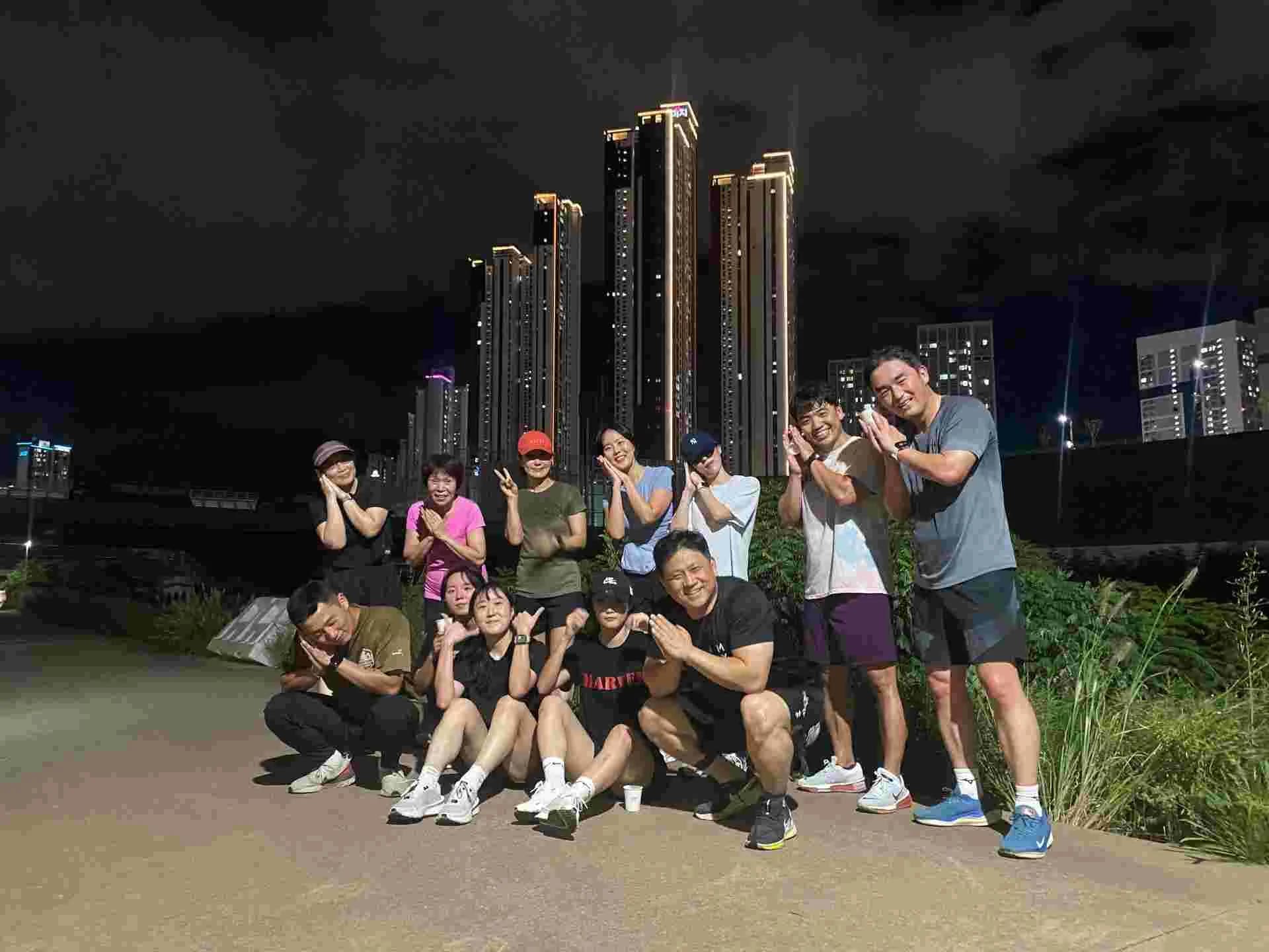 NIGHTNIGHT RUNNING CLUB